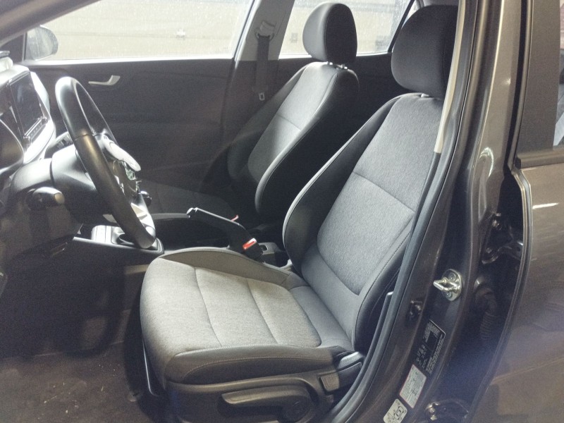 kia stonic (yb) del año 2023