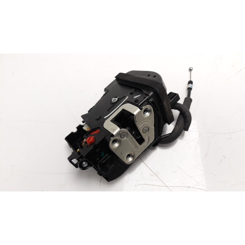 Recambio de cerradura puerta trasera derecha para kia sportage 1.6 cat referencia OEM IAM 814203U000  