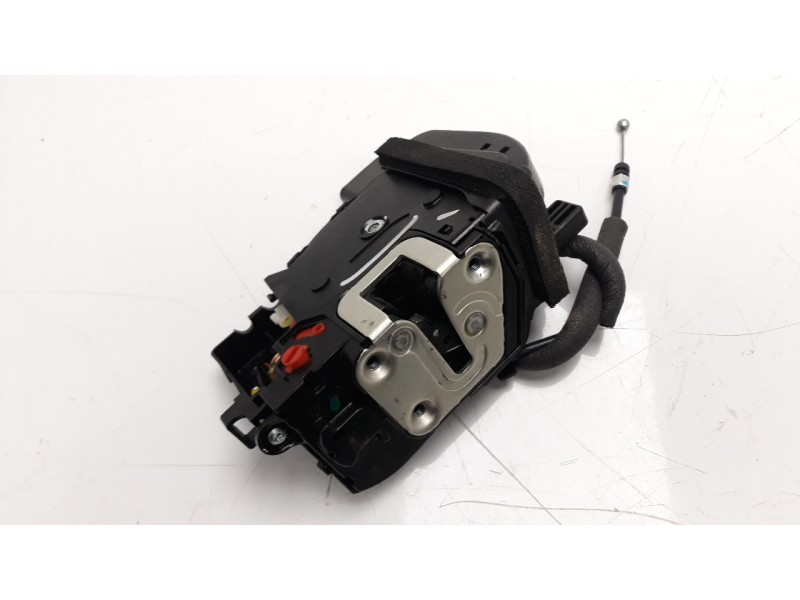 Recambio de cerradura puerta trasera derecha para kia sportage 1.6 cat referencia OEM IAM 814203U000  