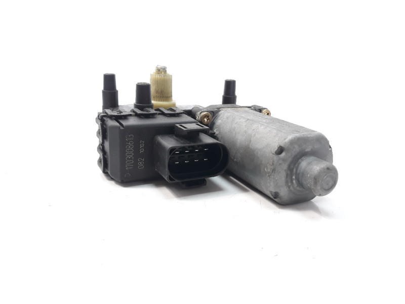 Recambio de motor elevalunas trasero izquierdo para audi a4 avant (b5) 1.9 tdi referencia OEM IAM 0130821787  