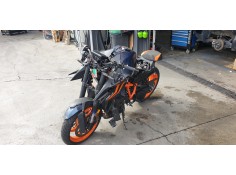 ktm 1290 super duke r del año 2023 2