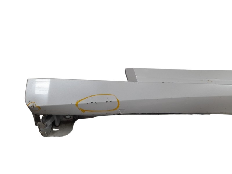 Recambio de estribo lateral para lexus xe2 is300h referencia OEM IAM 7585253904  