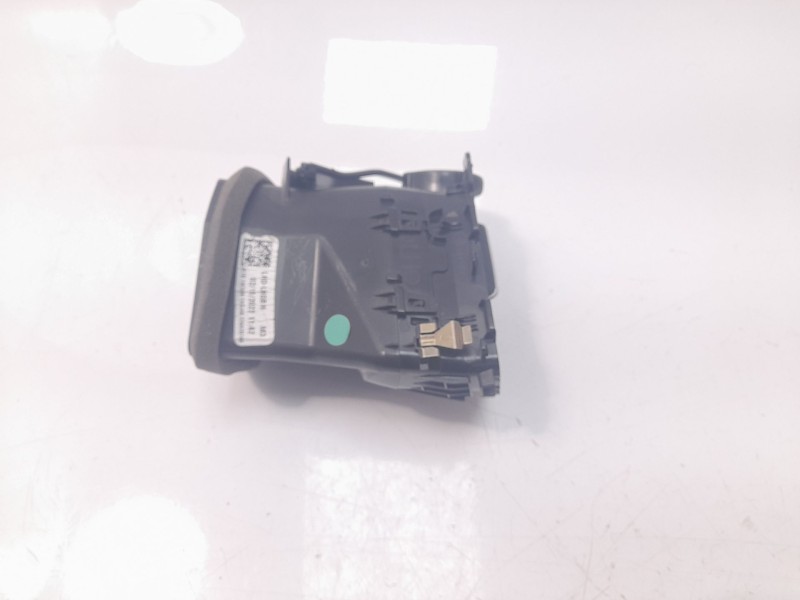 Recambio de aireador izquierdo para ford focus st-line referencia OEM IAM JX7B19C696C  