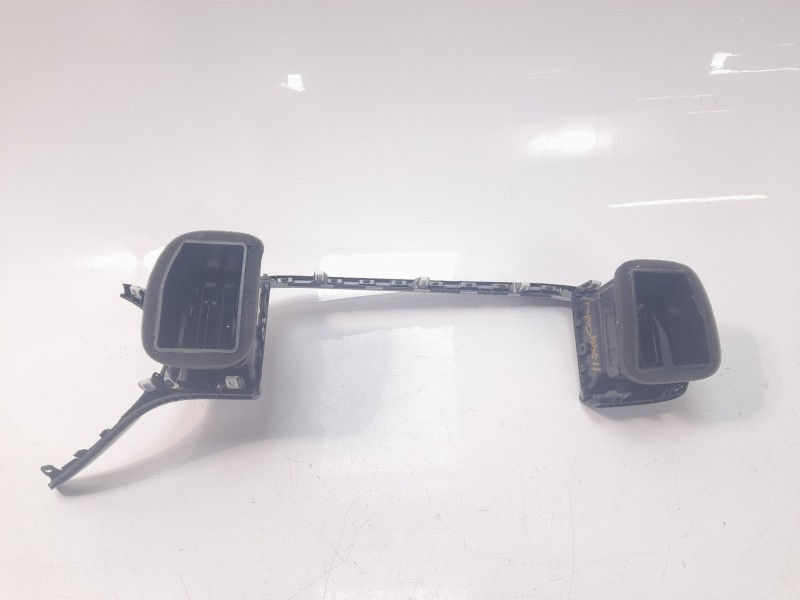 Recambio de aireador central para kia ceed concept referencia OEM IAM 84740J7AA0  