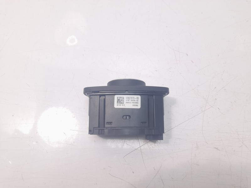 Recambio de mando luces para ford focus st-line referencia OEM IAM 1050797300  