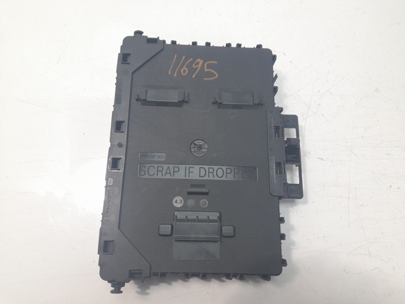 Recambio de caja reles / fusibles para ford focus st-line referencia OEM IAM NU5T15604BJCE 20220819 