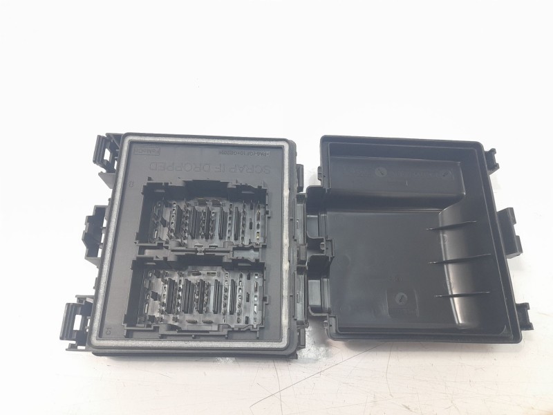 Recambio de caja reles / fusibles para ford focus st-line referencia OEM IAM NX6T14D068EHA  
