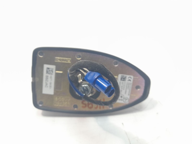 Recambio de antena para ford focus st-line referencia OEM IAM HS7T19K351BBZJAC  