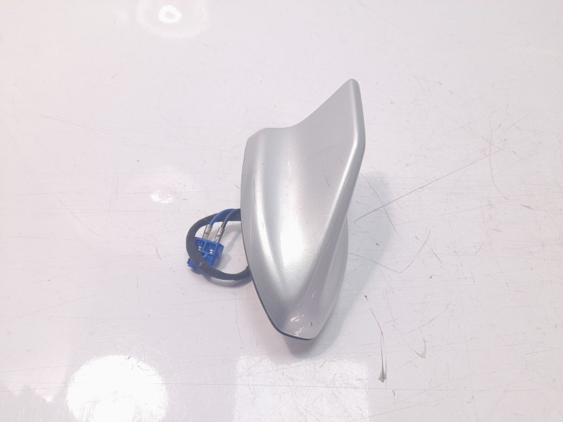 Recambio de antena para ford focus st-line referencia OEM IAM HS7T19K351BBZJAC  