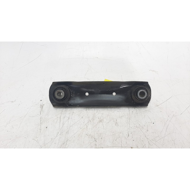 Recambio de brazo suspension inferior trasero derecho para opel insignia berlina 2.0 16v cdti referencia OEM IAM 423046  