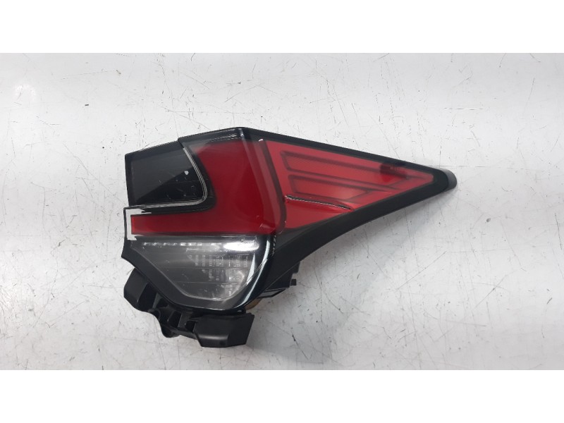 Recambio de piloto trasero derecho para lexus rc referencia OEM IAM 8155124231  