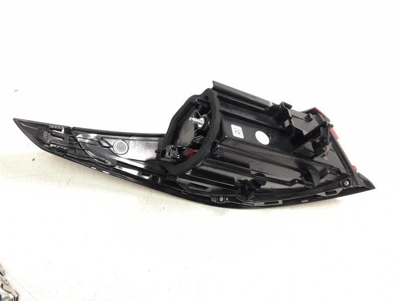 Recambio de piloto trasero derecho para ds ds 3 / ds 3 crossback (ur_, uc_, uj_) 1.2 puretech 130 referencia OEM IAM 9844986580 