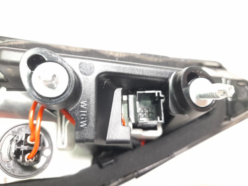 Recambio de piloto trasero derecho interior para ds ds 3 / ds 3 crossback (ur_, uc_, uj_) 1.2 puretech 130 referencia OEM IAM 98