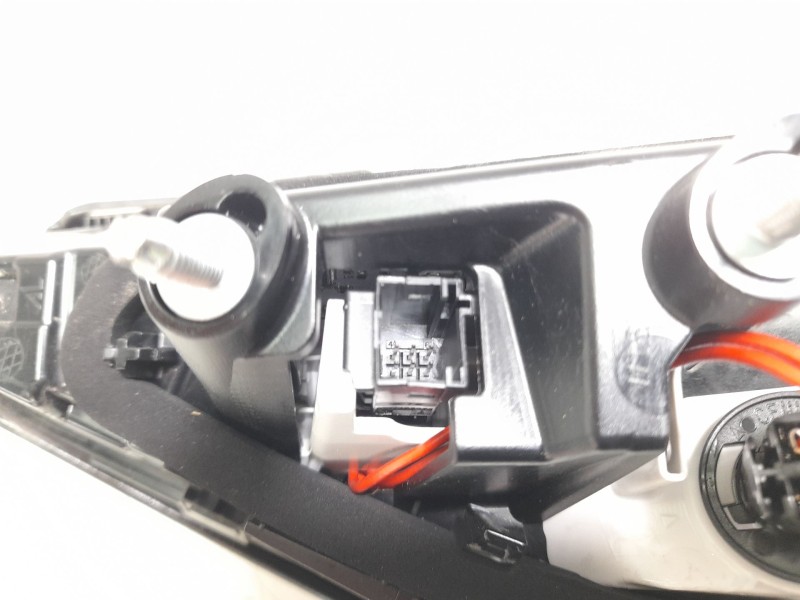 Recambio de piloto trasero izquierdo interior para ds ds 3 / ds 3 crossback (ur_, uc_, uj_) 1.2 puretech 130 referencia OEM IAM 