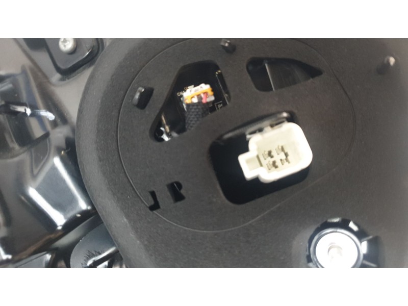 Recambio de piloto trasero derecho interior para toyota c-hr (_x1_) 1.8 hybrid (zyx10_, zyx11_) referencia OEM IAM 81580F4021  