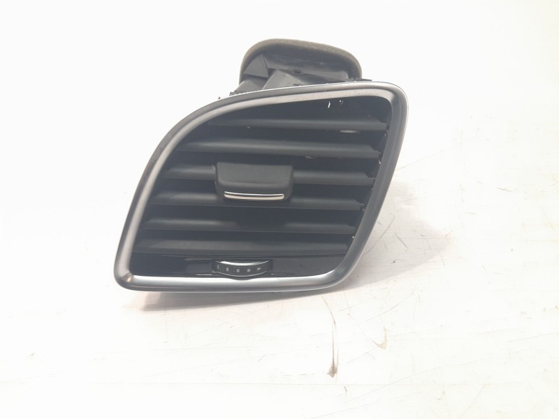 Recambio de rejilla aireadora para audi q3 (8ug) attraction quattro referencia OEM IAM 8U1820901B  