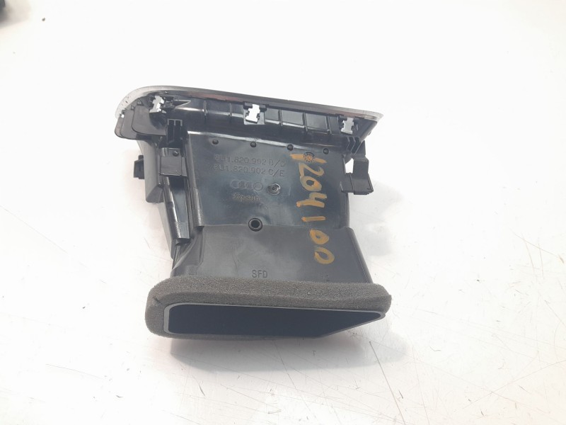 Recambio de rejilla aireadora para audi q3 (8ug) attraction quattro referencia OEM IAM 8U1820902B  