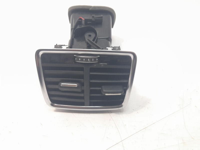 Recambio de rejilla aireadora para audi q3 (8ug) attraction quattro referencia OEM IAM 8U0819203A  