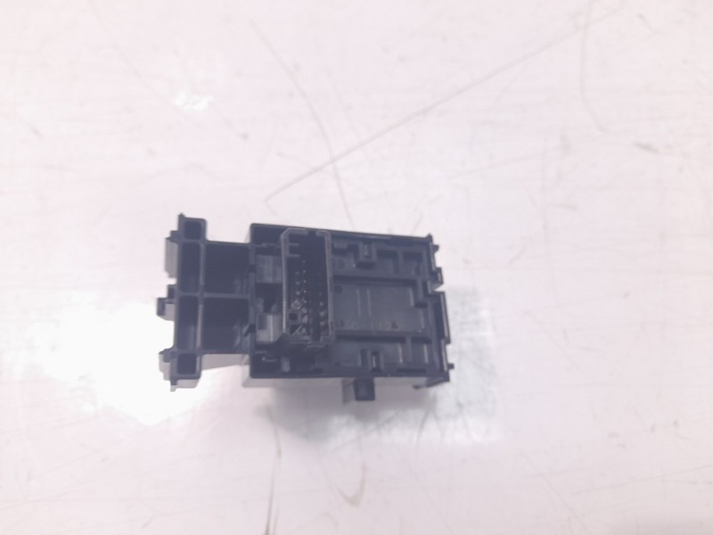 Recambio de mando elevalunas trasero izquierdo para toyota rav 4 v (_a5_, _h5_) 2.5 hybrid (axah52) referencia OEM IAM 193335  