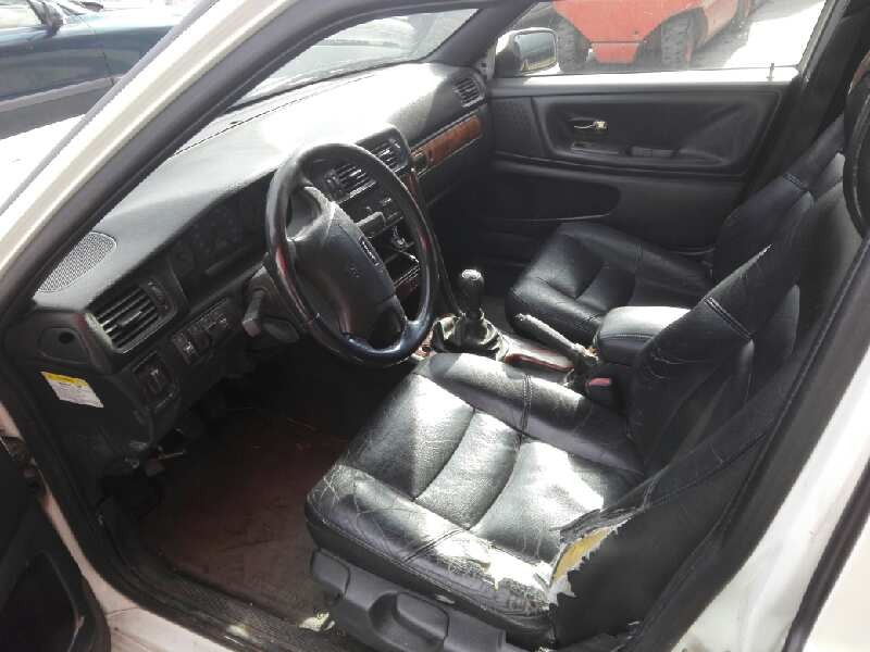 volvo s70 berlina del año 1996