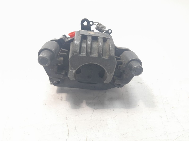 Recambio de pinza de freno trasera derecha para kymco ak550 referencia OEM IAM 43100LGC6E00  