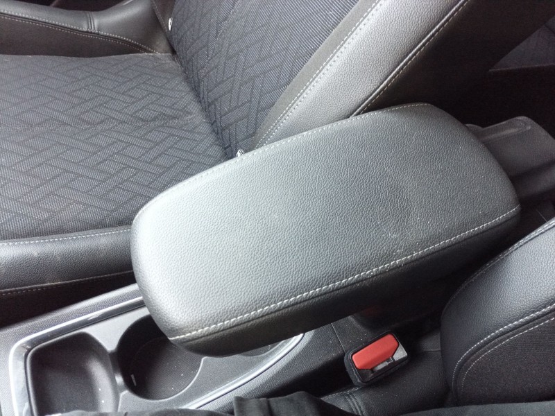 Recambio de apoyabrazos central para opel corsa f (p2jo) corsa-e (68) referencia OEM IAM   