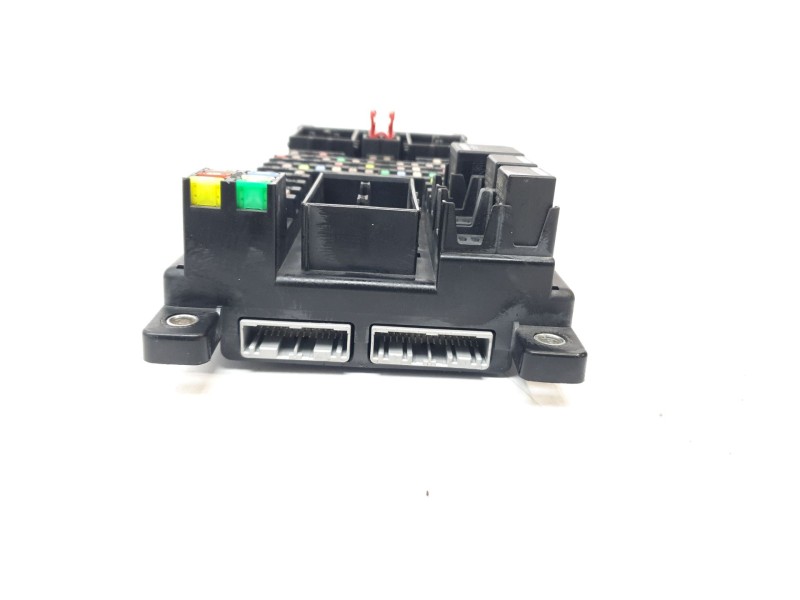 Recambio de caja reles / fusibles para land rover discovery sport pure referencia OEM IAM FK7214F041AD  