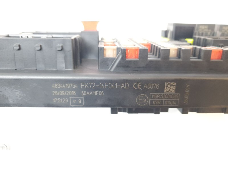 Recambio de caja reles / fusibles para land rover discovery sport pure referencia OEM IAM FK7214F041AD  