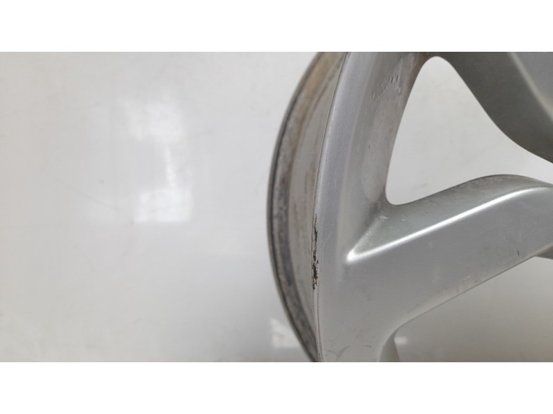 Recambio de llanta para land rover discovery sport (l550) 2.2 d 4x4 referencia OEM IAM FK721007EB  