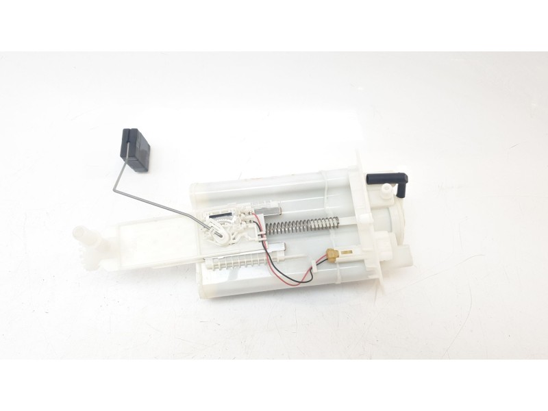 Recambio de aforador para lexus xe2 is300h referencia OEM IAM 7770430210  