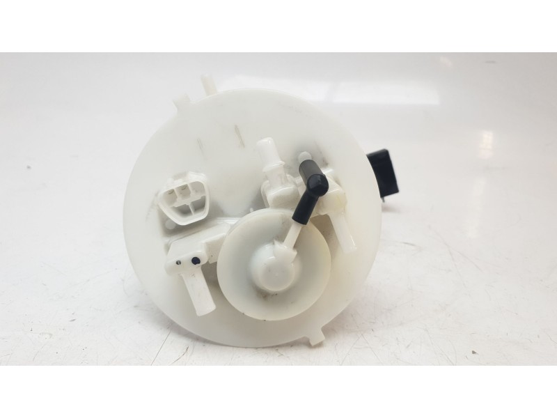 Recambio de aforador para lexus xe2 is300h referencia OEM IAM 7770430210  