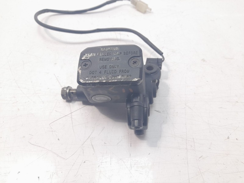 Recambio de bomba freno para kymco ak550 referencia OEM IAM 45500LGC6E00  