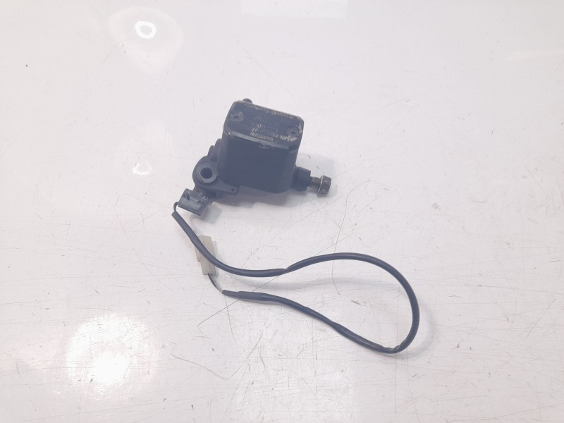 Recambio de bomba freno para kymco ak550 referencia OEM IAM 45500LGC6E00  