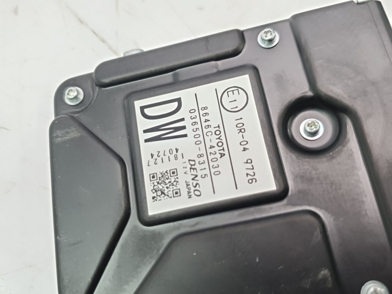 Recambio de camara vision frontal para toyota rav4 referencia OEM IAM 8646042030  