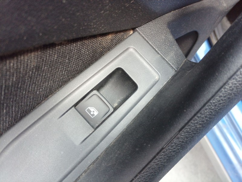 Recambio de mando elevalunas trasero izquierdo para skoda kamiq (nw4) 1.5 tsi referencia OEM IAM   