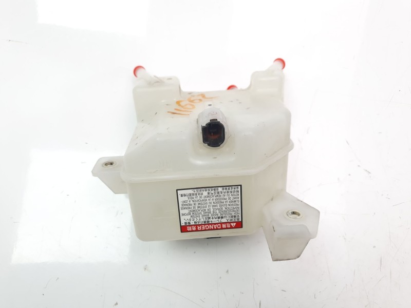 Recambio de deposito servo para toyota rav4 referencia OEM IAM DEPOSITO  