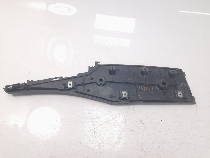 Recambio de moldura para kymco ak550 referencia OEM IAM 64330LGC6E00  