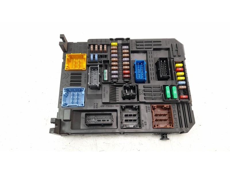 Recambio de caja reles / fusibles para citroen c4 picasso 1.2 12v e-thp referencia OEM IAM 9819851380  