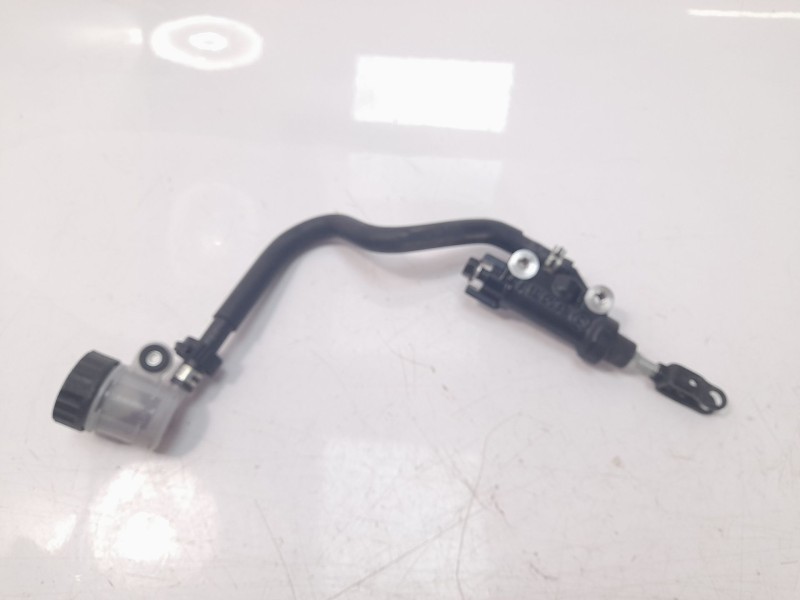 Recambio de bomba freno trasera para yamaha mt -07 referencia OEM IAM 4P52583V00  