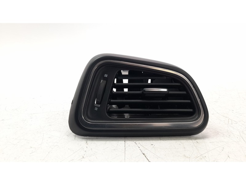 Recambio de rejilla aireadora para renault kadjar 1.6 tce energy referencia OEM IAM 687605128R  
