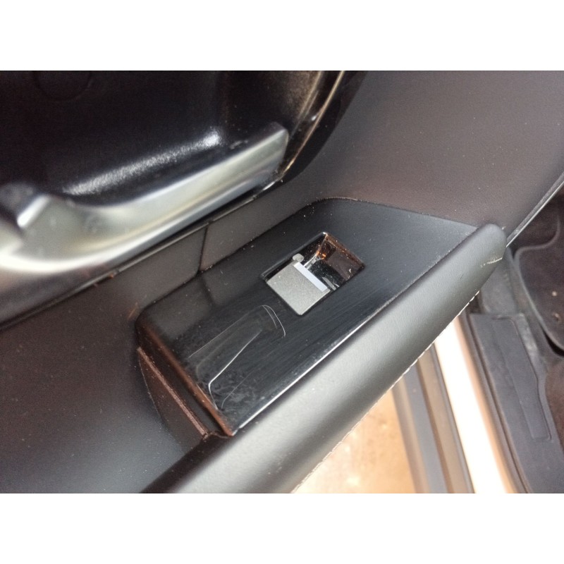 Recambio de mando elevalunas trasero izquierdo para land rover range rover evoque (l538) 2.0 d 4x4 referencia OEM IAM   