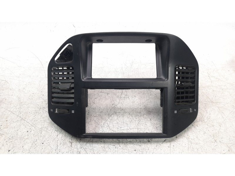 Recambio de aireador central para mitsubishi montero (v60/v70) 3.2 di-d cat referencia OEM IAM MR456373  