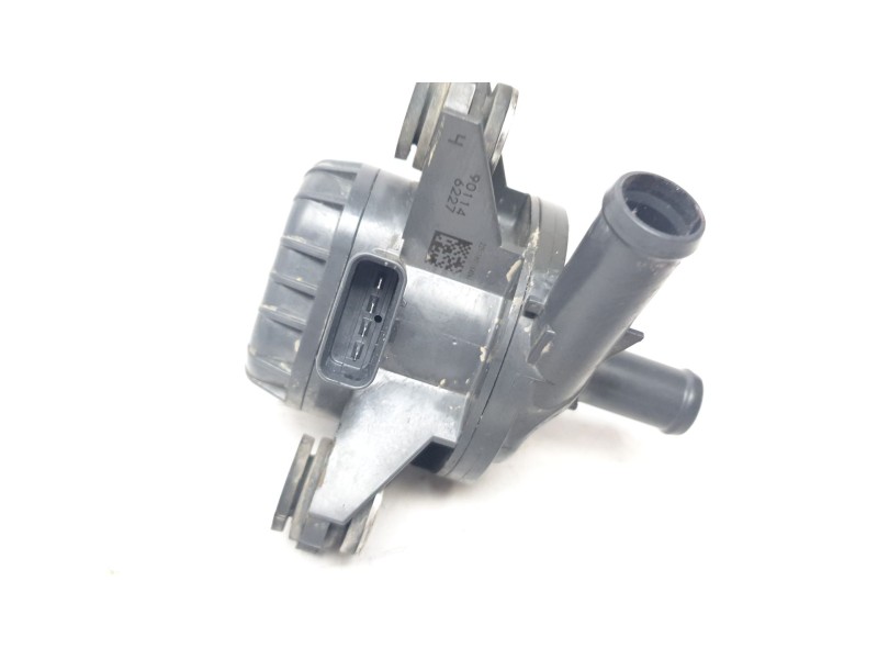 Recambio de bomba agua para lexus xe2 is300h referencia OEM IAM G904033030  