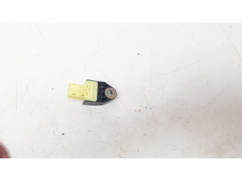 Recambio de sensor colision / impacto para lexus xe2 is300h referencia OEM IAM 8983112040  