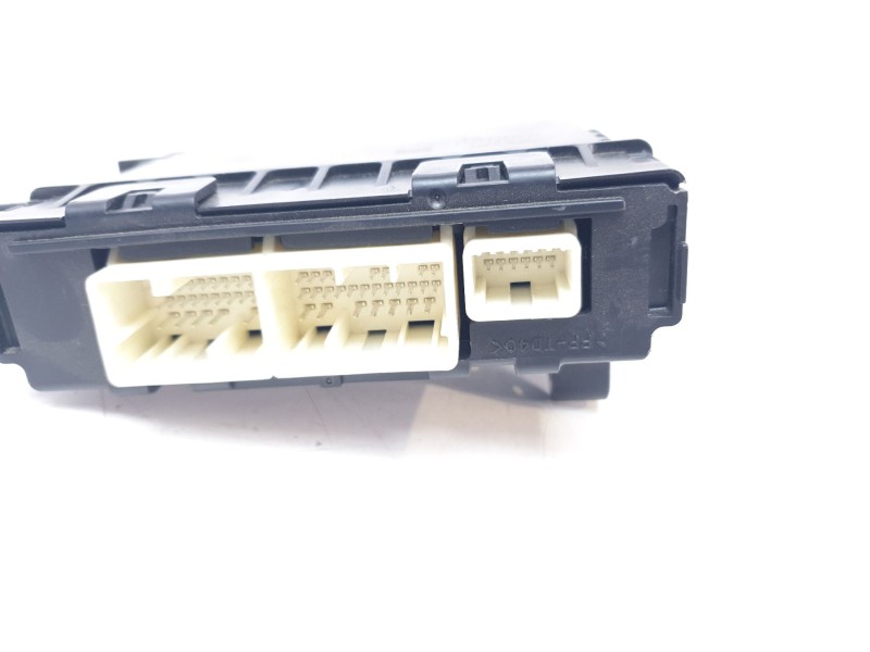 Recambio de modulo electronico para lexus xe2 is300h referencia OEM IAM 8865053562 2774007911 