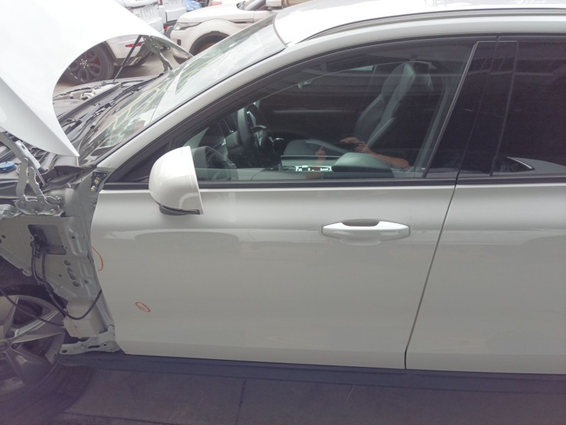 Recambio de puerta delantera izquierda para volvo v60 ii cross country (227) d4 awd referencia OEM IAM   