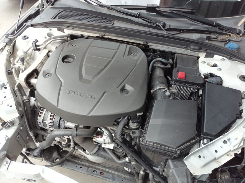 Recambio de centralita motor uce para volvo v60 ii cross country (227) d4 awd referencia OEM IAM   