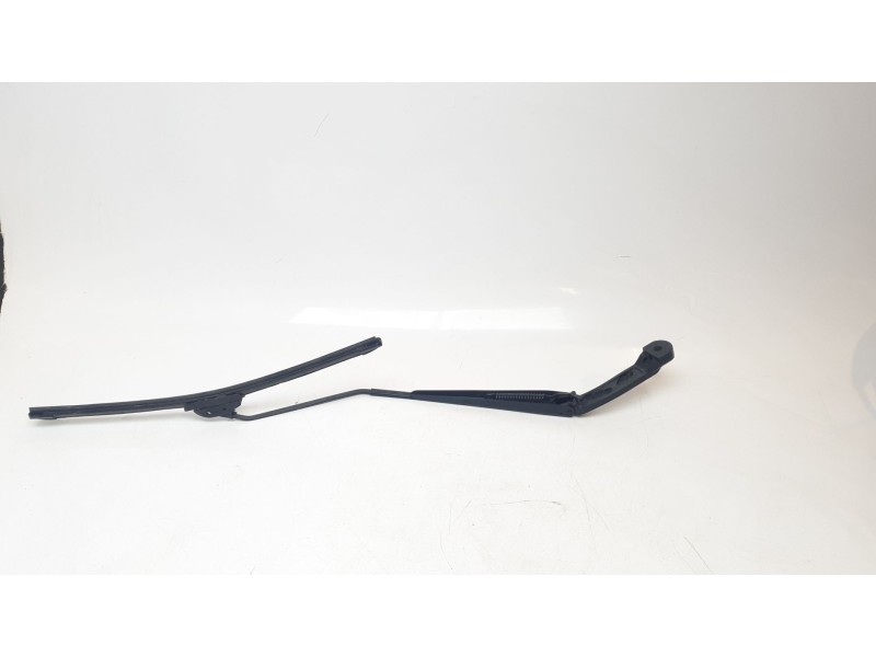 Recambio de brazo limpia delantero derecho para land rover discovery sport pure referencia OEM IAM LR064426  