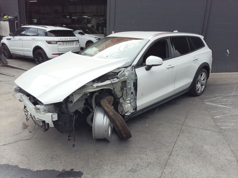 volvo v60 ii cross country (227) del año 2021