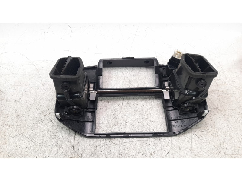 Recambio de aireador central para mitsubishi montero (v60/v70) 3.2 di-d cat referencia OEM IAM MR456373  